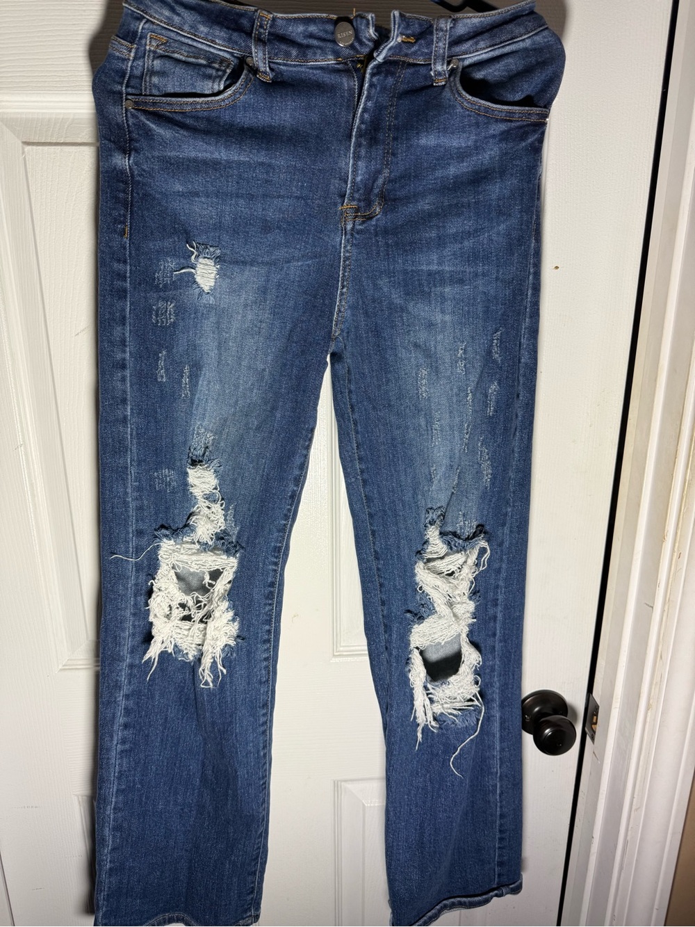 Dark Blue Risen Distressed Junior Women's Jeans- size 9